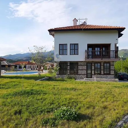 بيت ضيافة за гости в село любовище Lyubovishte