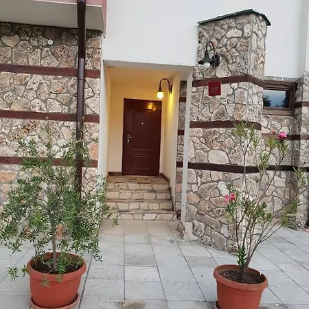 за гости в село любовище بيت ضيافة