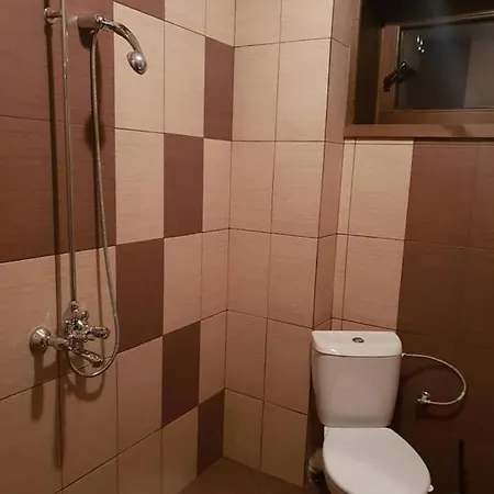 за гости в село любовище بيت ضيافة