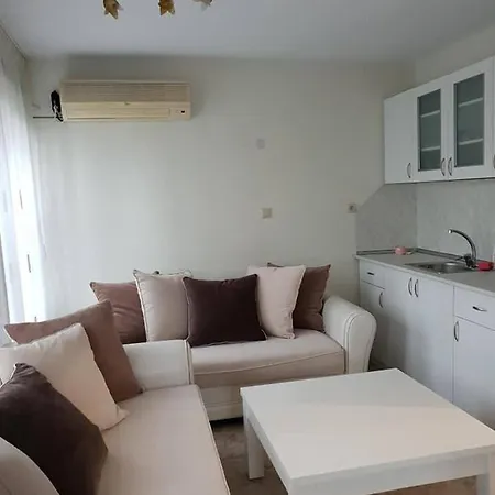 за гости в село любовище بيت ضيافة Lyubovishte