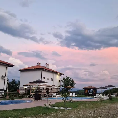 за гости в село любовище Gasthof Lyubovishte