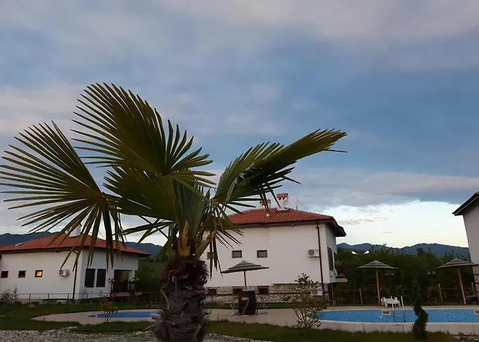 за гости в село любовище 3* Lyubovishte