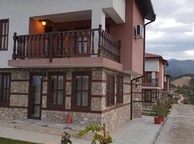 за гости в село любовище