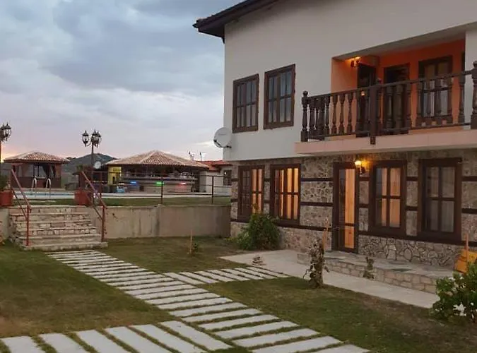 за гости в село любовище 3*