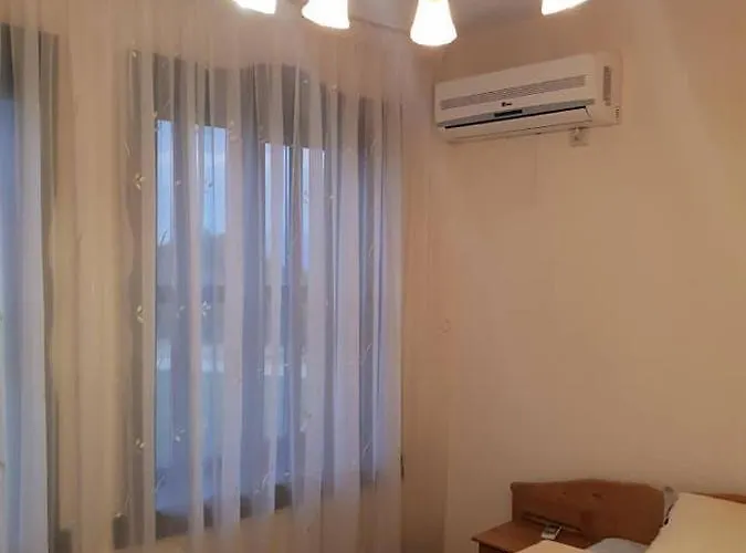 за гости в село любовище 3* Lyubovishte